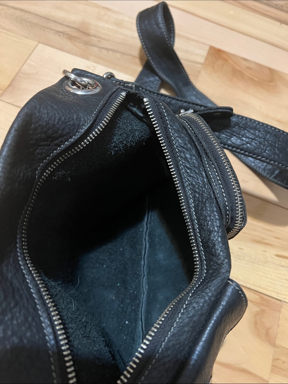 Roots Black Leather Crossbody Bag - Picture 17 of 17